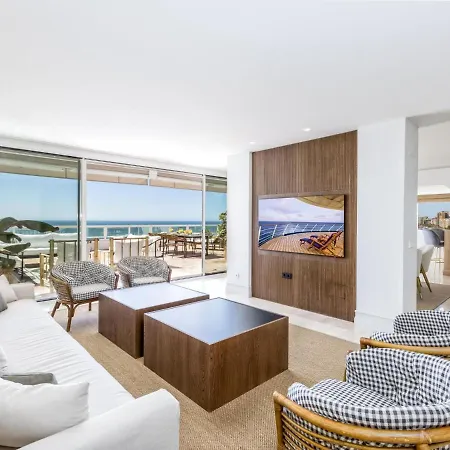 Apartment Beachfront Penthouse With Spectacular Sea Views *