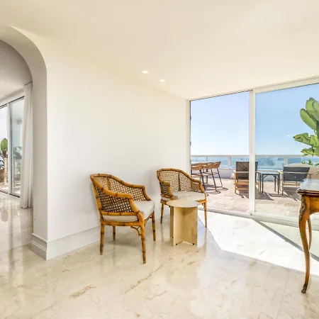 Apartment Beachfront Penthouse With Spectacular Sea Views