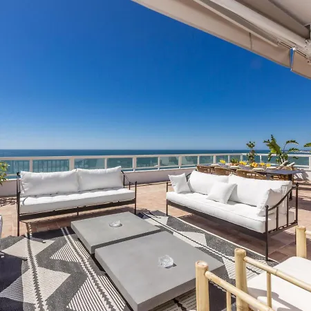 Beachfront Penthouse With Spectacular Sea Views *
